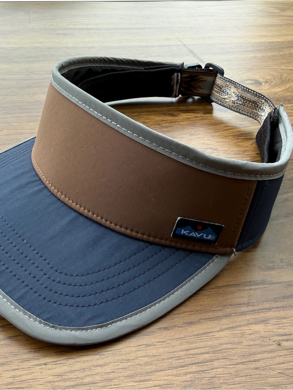 Kavu Brown and Navy Men’s Visor with Gray Trim